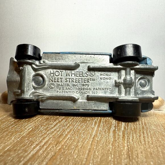 Hot Wheels Vintage Lot of 3 – Ford Oldie But Goodie, Bone Shaker Style, Corvette - Picture 10 of 11